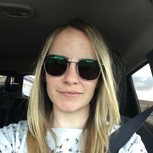 Meet your Posher, Casie